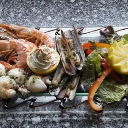 Logis - Le Boulevard Отель